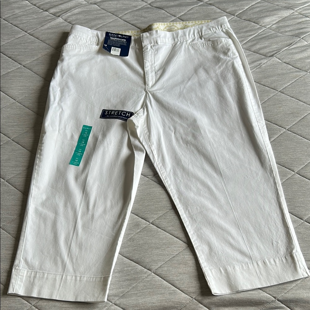 Bandolino women’s White Stretch  Pants cropped summer party cruise